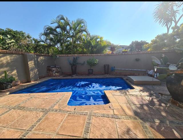 4 BEDROOM TOWNHOUSE FOR SALE IN SHELLY BEACH